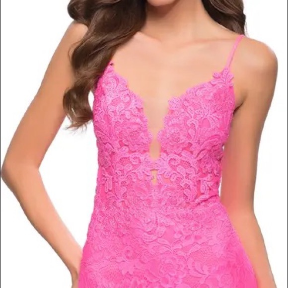 Plunge Neck Lace Gown
LA FEMME - Picture 1 of 4